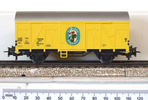 MARKLIN HO: 3-rail AC Plastic Fruit Wagon in Like New un-boxed condition (Germany)