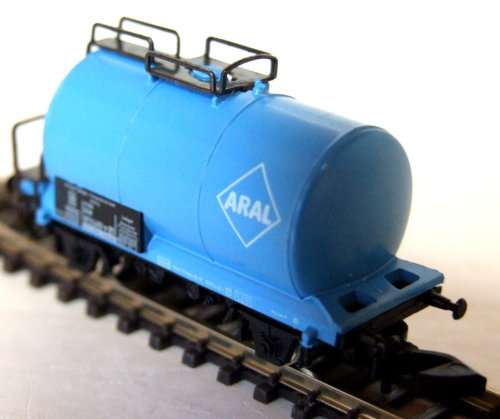 MARKLIN Z: Mini Club ARAL Tanker Wagon (# 8661) in Like New boxed condition (Germany)