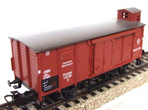 MARKLIN HO: 3-rail AC Plastic/Metal Freight Wagon in Like New un-boxed condition (Germany)