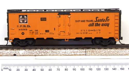 ATHEARN HO: Vintage US 40' Reefer with Metal KD couplers in Good Un-boxed condition(USA)