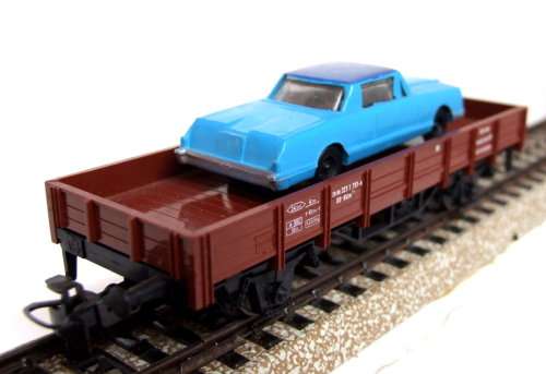 MARKLIN HO: 3-rail AC Plastic Freight Car with Car Load in Good un-boxed condition (Germany)