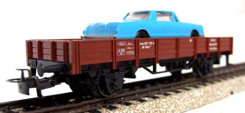 MARKLIN HO: 3-rail AC Plastic Freight Car with Car Load in Good un-boxed condition (Germany)