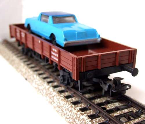 MARKLIN HO: 3-rail AC Plastic Freight Car with Car Load in Good un-boxed condition (Germany)