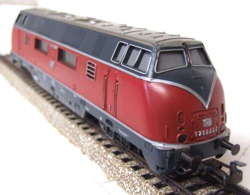 MARKLIN HO:3021 Diesel Locomotive DB V200 060 in Very Good un-boxed condition (Germany)