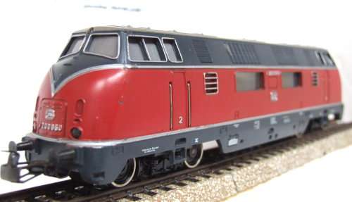 MARKLIN HO:3021 Diesel Locomotive DB V200 060 in Very Good un-boxed condition (Germany)