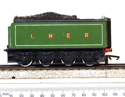 TRI-ANG OO: Vintage LNER Steam Loco Tender in Fair Used Condition  (England)