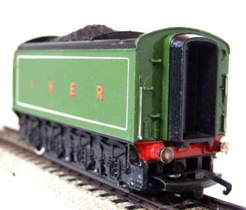 TRI-ANG OO: Vintage LNER Steam Loco Tender in Fair Used Condition  (England)