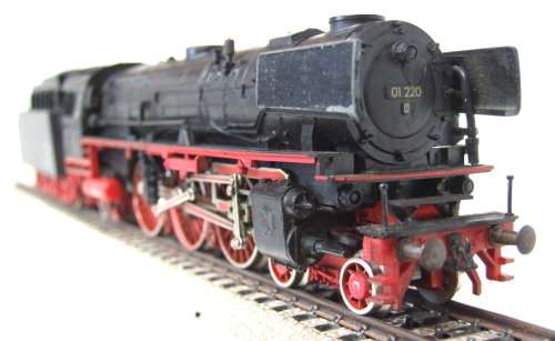 FLEISCHMANN HO: Vintage DB 4-6-2 Steam Loco 01 220 in Fair, Used Un-boxed condition (Germany)