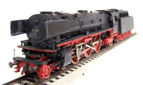 FLEISCHMANN HO: Vintage DB 4-6-2 Steam Loco 01 220 in Fair, Used Un-boxed condition (Germany)