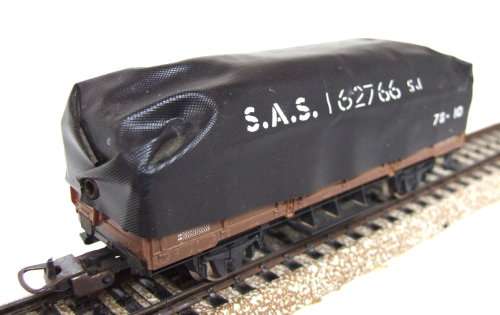 LIMA HO: SAR ES Freight Car with Tarpaulin in Fair used un-boxed condition (Italy)