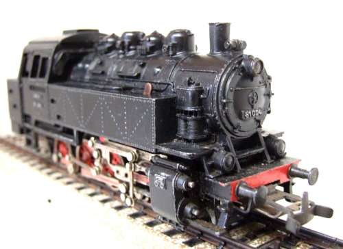 MARKLIN HO: 3-rail AC All Metal "DB" 0-8-0 BR Tank Steam Loco in FAIR un-boxed condition (Germany)