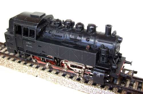 MARKLIN HO: 3-rail AC All Metal "DB" 0-8-0 BR Tank Steam Loco in FAIR un-boxed condition (Germany)