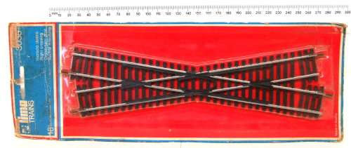 LIMA HO:  Right Crossing Metal Track (3038) in New Carded condition.(Italy))