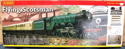HORNBY OO: Train Set `FLYING SCOTSMAN`  in Like New boxed condition (China)