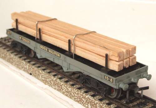 HORNBY DUBLO OO:  Vintage English Bogie Bolster Wagon with Wood Load in Good condition(England)