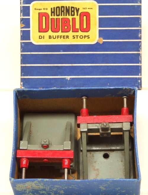 HORNBY DUBLO OO:  2x Vintage English Springloaded Bufferstops in Good Boxed condition(England)