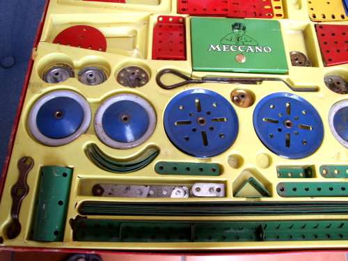 MECCANO: 2x Imcomplete Vintage Meccano sets ( No 3 and No 5) in Fair condition.(England)