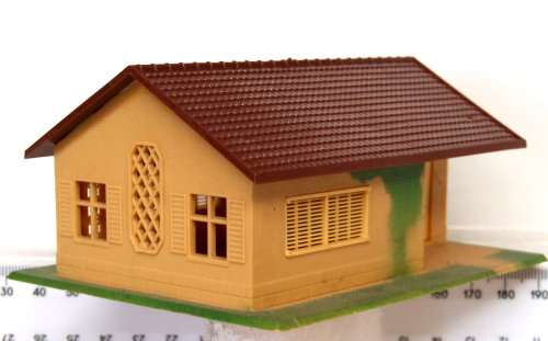 LIMA SCENERY HO:  American Style Town House  in Good Un-boxed condition