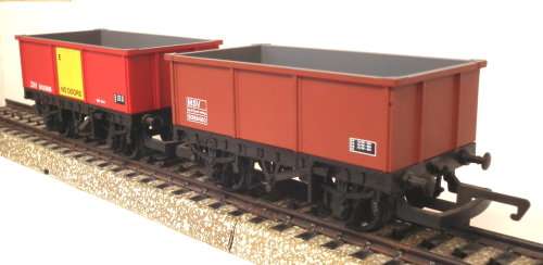 HORNBY OO: 2x Modern English Freight Wagons in Like New Un-Boxed condition(China)