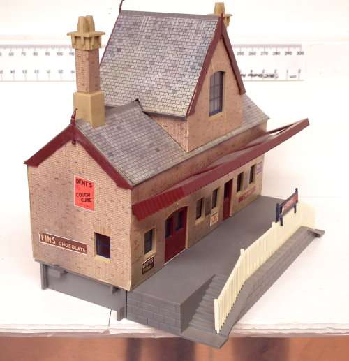 HORNBY ACCESSORIES OO: `CREWE` Station + Platform(R460+R507)in Like New condition.(England)