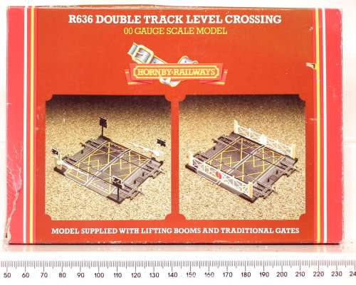 HORNBY ACCESSORIES HO: Complete Double Track Level Crossing in New Boxed condition.(England)