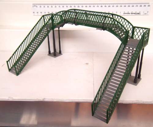 HORNBY SCENERY HO/OO:  Double Track Detailed Foot Bridge in Good Un-boxed condition(China)
