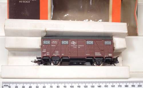 LIMA HO: Vintage British Rail Closed Freight Car in Like New Boxed condition(Italy)