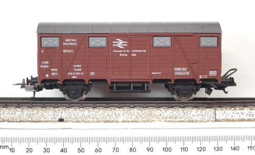 LIMA HO: Vintage British Rail Closed Freight Car in Like New Boxed condition(Italy)