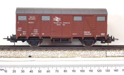 LIMA HO: Vintage British Rail Closed Freight Car in Like New Boxed condition(Italy)