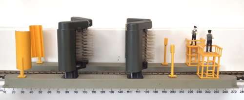 LIMA HO: RARE Passenger Coach Wash Plant(coach and track excluded) in Very Good Un-boxed condition