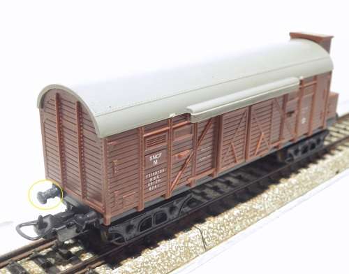 LIMA HO: SNCF Freight Wagon with Sliding Doors + Taillights in Good unboxed condition (Italy)