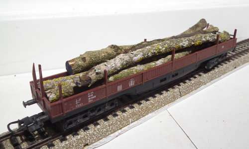 LIMA HO: Freight Wagon with Tree Trunk Load in Fair un-boxed condition (Italy)