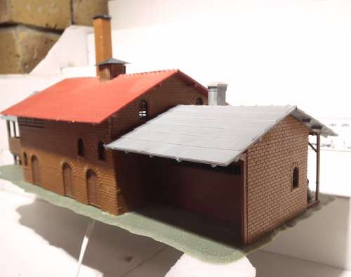 SCENERY HO: Large Beer Brewery in Good Assembled, LED Lighted, Un-Boxed condition.