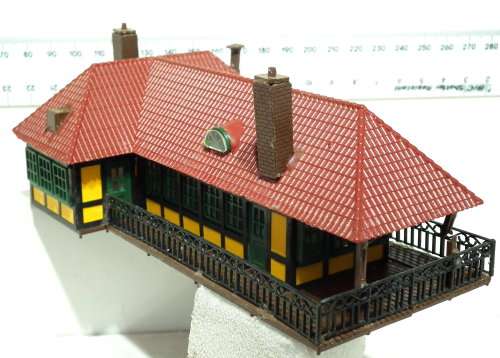 SCENERY N:  Vintage Building with Lights in Fair Un-boxed, Used condition