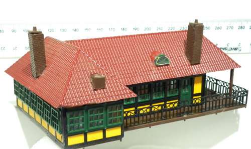 SCENERY N:  Vintage Building with Lights in Fair Un-boxed, Used condition