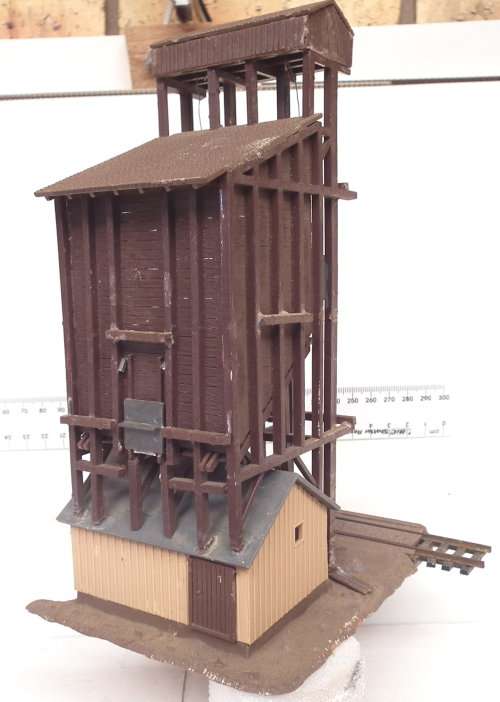 POLA HO:  Vintage European Loading Facility in Fair Un-boxed, Used condition(