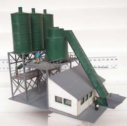 SCENERY HO:  Vintage Lighted Distiller Plant in Good Un-boxed condition