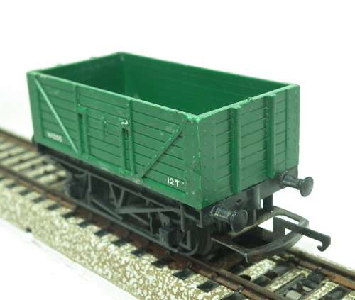 TRI-ANG OO:  Vintage English 12t Freight Wagon in Fair condition(England)