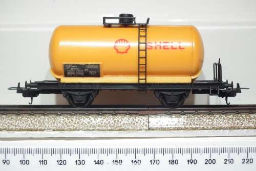 LIMA HO: FS SHELL Tanker Wagon in Good Un-Boxed and Used Condition (Italy)