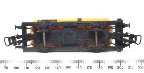 LIMA HO: FS SHELL Tanker Wagon in Good Un-Boxed and Used Condition (Italy)