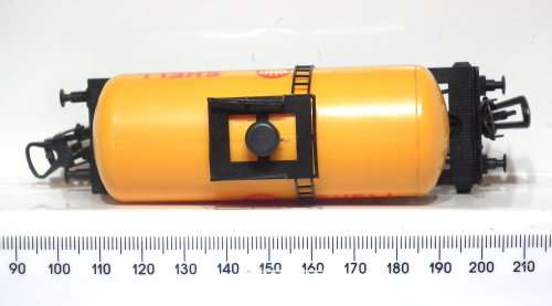 LIMA HO: FS SHELL Tanker Wagon in Good Un-Boxed and Used Condition (Italy)