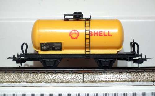 LIMA HO: FS SHELL Tanker Wagon in Good Un-Boxed and Used Condition (Italy)