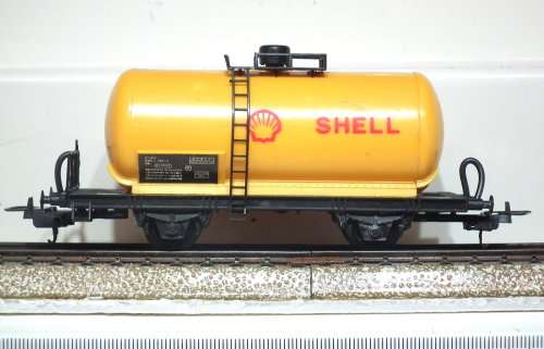 LIMA HO: FS SHELL Tanker Wagon in Good Un-Boxed and Used Condition (Italy)