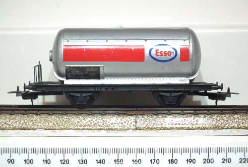 LIMA HO: ESSO Tanker Wagon in Fair Un-Boxed and Used Condition (Italy)