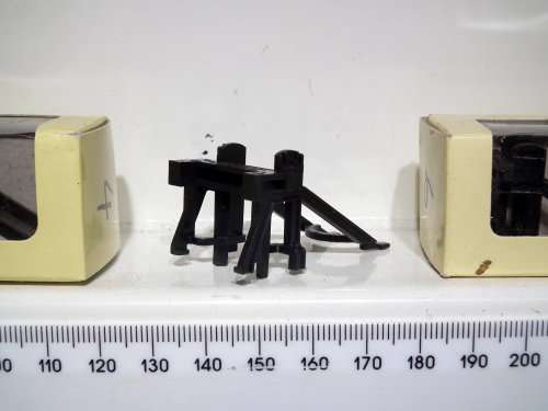 SCENERY OO:  4x Track End Buffer Stops in New Boxed condition(China)