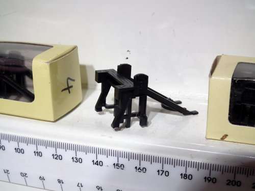 SCENERY OO:  4x Track End Buffer Stops in New Boxed condition(China)