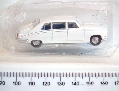 OXFORD OO/HO: Detailed Daimler DS420 Limousine in New Boxed condition.