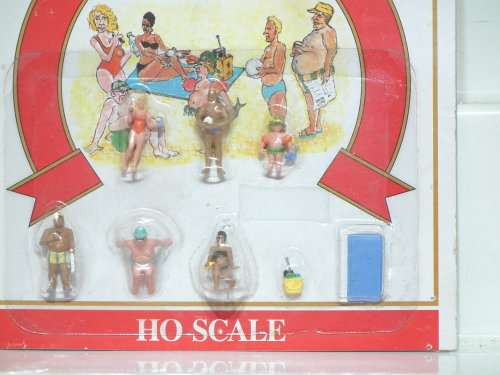 MODEL POWER HO: 8pc Beach Figures in Good Painted condition.