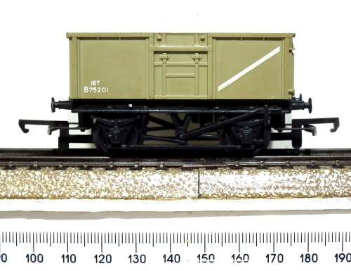 TRI-ANG OO:  English Coal Car in Fair Un-boxed condition(England)