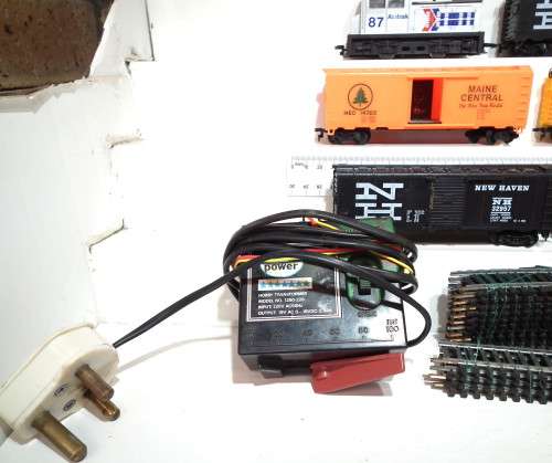 MODEL POWER  HO:  25 pc AMTRAK Freight Train Set in Fair, Used and Un-boxed condition (HKong)